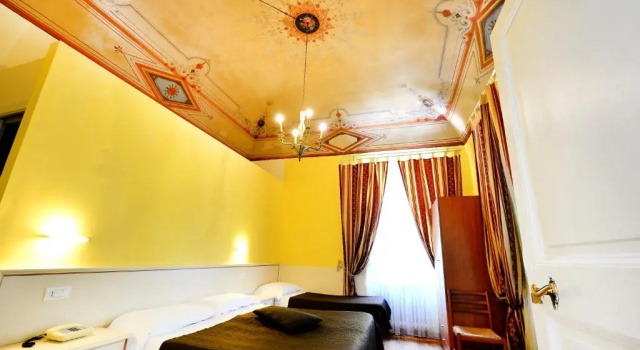 Standard Twin room Hotel Iris