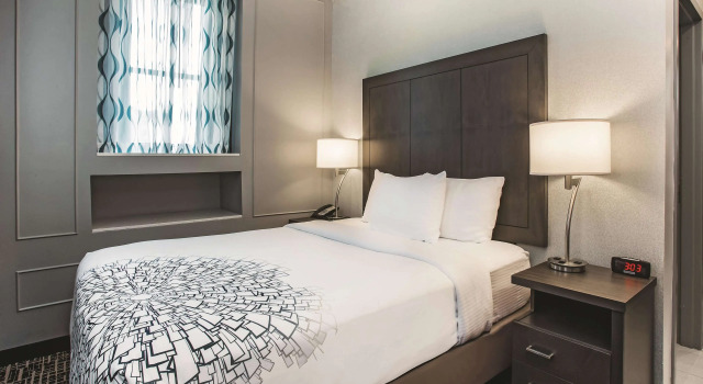 La Quinta Inn & Suites by Wyndham Baltimore Downtown