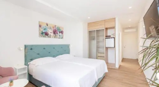 Boutique Flamingo B&B, Забронировать Отель «постель и завтрак» Отели Конавле с завтраком, Завтраки