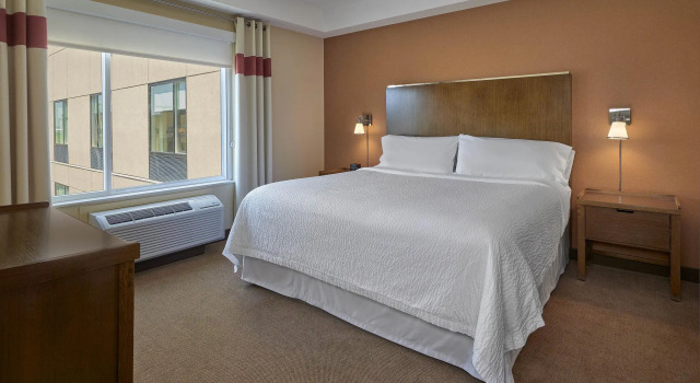 Двухместный номер Standard Four Points by Sheraton Sherwood Park