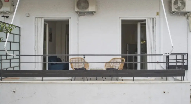 Milena in Moschato With 1 Bedrooms and 1 Bathrooms, Rezerwuj Apartament Moschato Attyka