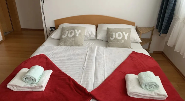 Rudi Hitis Guest House, Prenota Affittacamere Hotel a Gorenjska con parcheggio, Parcheggio