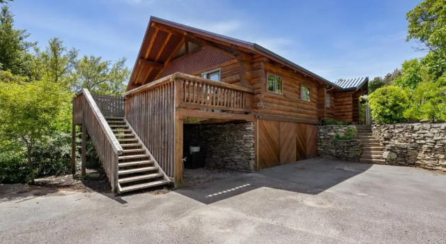 The Log House, Забронировать Отель Ванака Требл-Коун