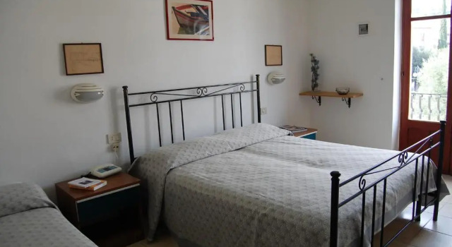 Трёхместный номер Standard с балконом Hotel Bolivar