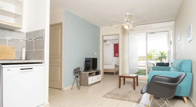 Cocooning - 37m2 - T2, Book Hotel Hotels in Saint-Denis with Parking, near Trinity Park, Parking