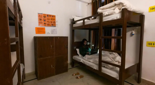 Кровать в общем номере (женский номер) Live Free Hostel Rishikesh