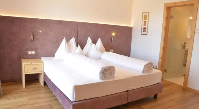 Апартаменты Hotel Karin