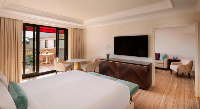 Люкс с видом на бассейн The St. Regis Atlanta