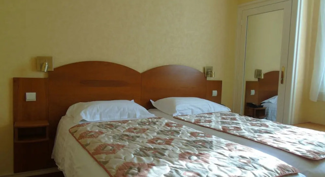 Семейный номер Standard с 2 комнатами Hotel de Bordeaux
