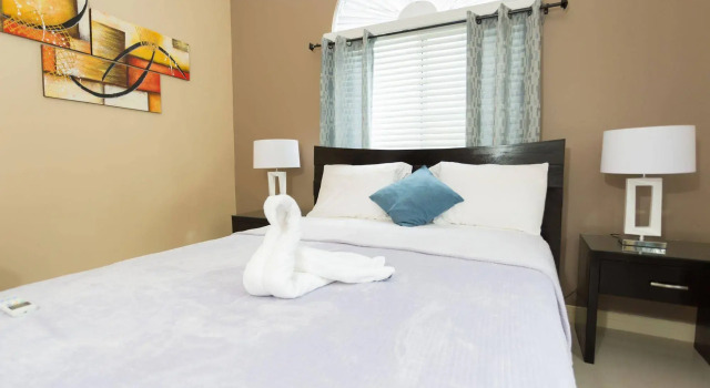 Casa Victoria Golf Retreat, Book Hotel Hotels & Accommodations in Portmore, Hotel