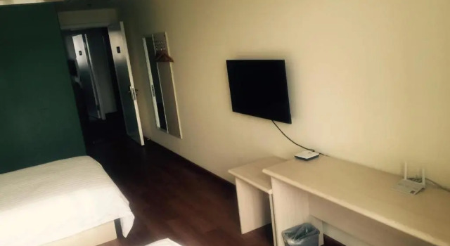 Двухместный номер Standard 7 Days Inn Tianjin Jiaotong University Caozhuang Subway Station Branch