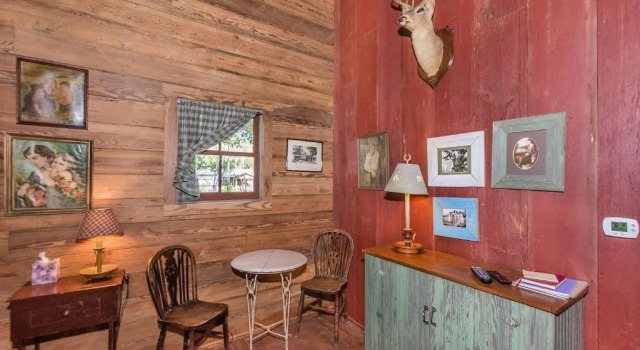 Ada's Peach Street Hideaway - Whole House