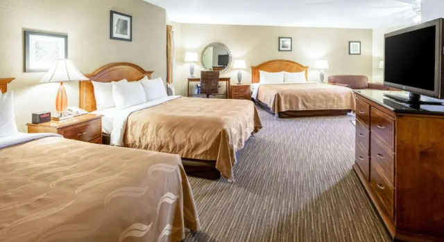 Люкс Superior Quality Inn Keystone near Mount Rushmore