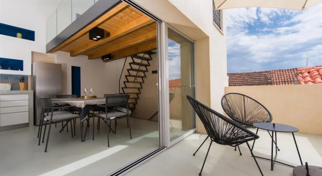 Коттедж с 3 комнатами с балконом Casa Sepia