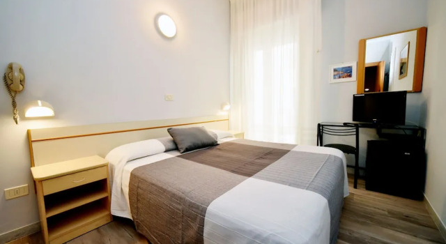Двухместный номер Economy с балконом Hotel Mirabella