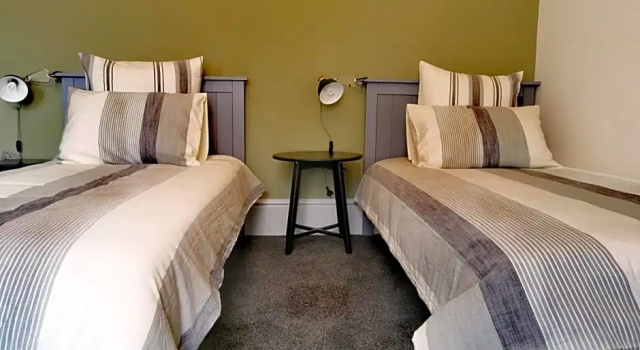 Refresh109 on Cameron, Book Hotel Launceston 