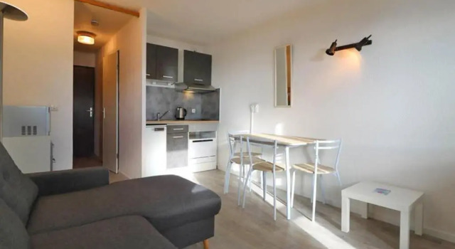 Studio Montvalezan-La Rosière, 1 pièce, 4 personnes - FR-1-398-623, Забронировать Апартаменты/квартира Отели Ла-Розьер с парковкой, рядом с Горнолыжный курорт Ла Розьер, Парковка