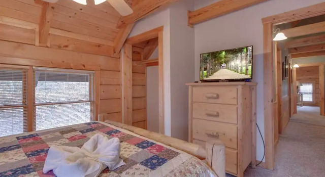 Big Bear 2 - Five Bedroom Cabin