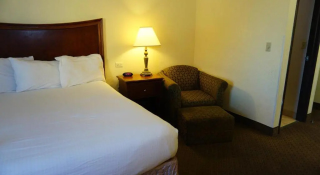 Люкс Baymont by Wyndham Arlington At Six Flags Dr