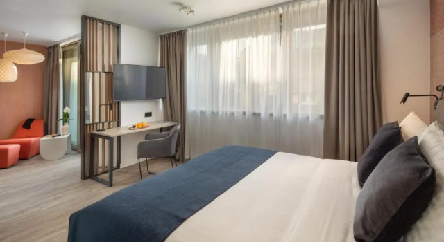 Полулюкс с балконом Cortile Hotel