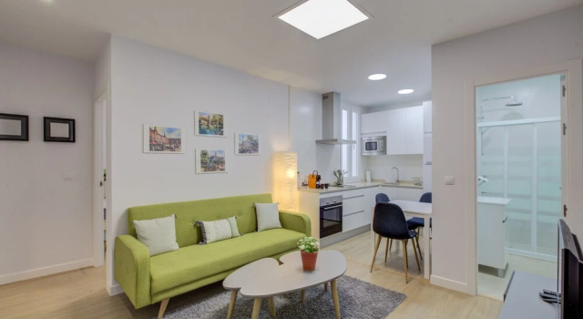 Cozy 2 Bedroom Apartment in Conde Duque, Забронировать Апартаменты/квартира центр города Мадрид, рядом с Los Caños del Peral