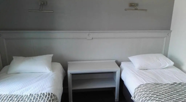 Hotel Retro B.A. Zientarski, Забронировать Отель Отели Зелёна-Гура 3 звезды, рядом с Zielona Góra Palm House, 3*