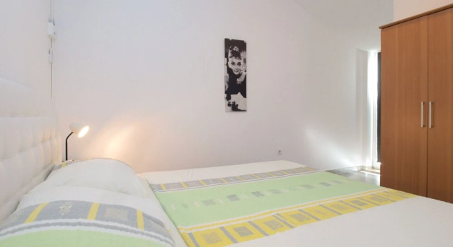 Apartment 1819