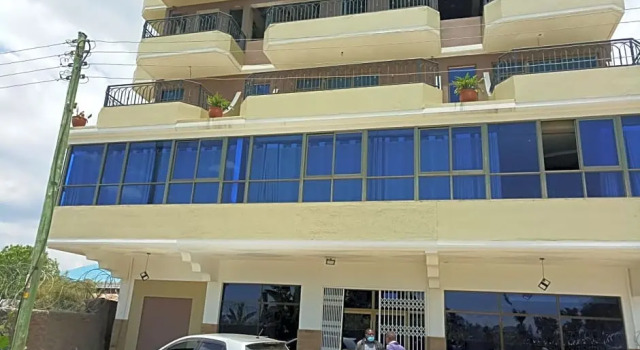HOTEL TAJI, Buchen Sie Hotel Nanyuki Laikipia