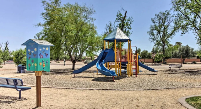Step-free Sahuarita Retreat! Patio + Pool Access, Boek Hotel Green Valley Arizona