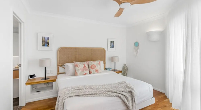 Belle Escapes - Sapphire Suite Absolute Beachfront Alamanda Resort 17