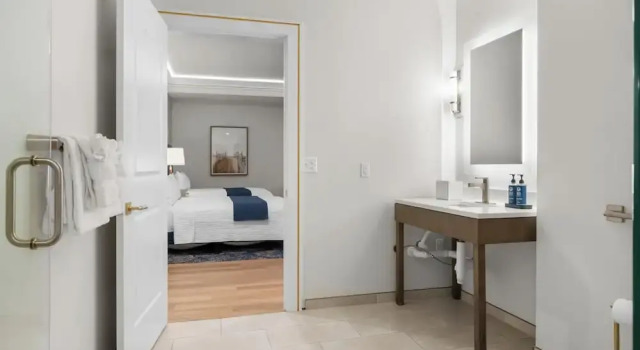 Четырёхместный номер Standard Harbor Suites at Harborwalk Village