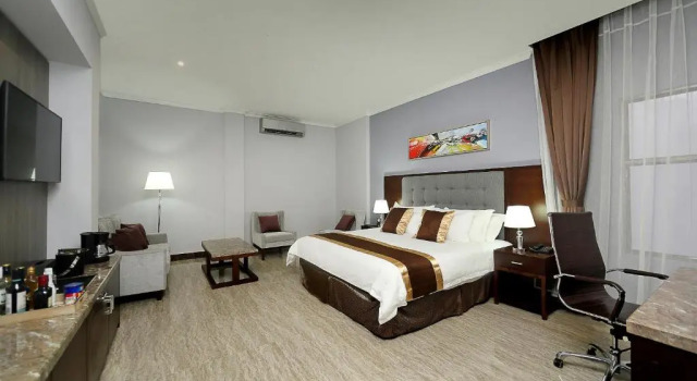 Люкс Superior Hotel City Plaza & Suites