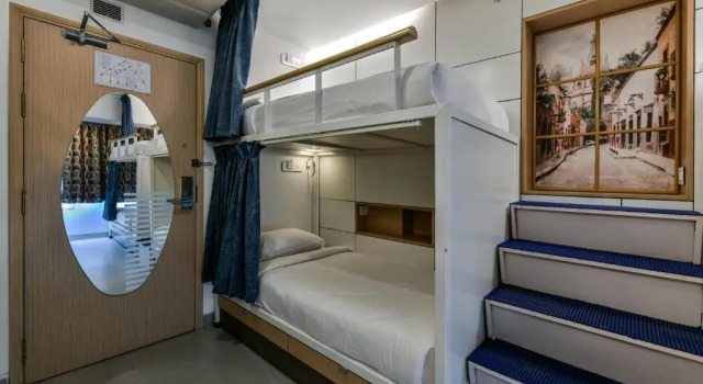 Кровать в общем номере Indie Stays, BKC