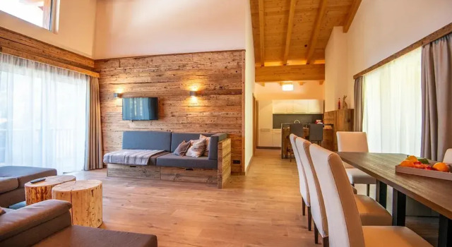 Apartment in Salzburg With Private Balcony, Rezerwuj Apartament Hotele w Salzburg z parkingiem, Parking