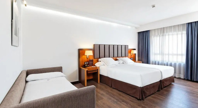 Трёхместный номер Claridge Madrid