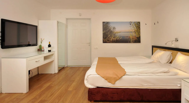 Kinneret Village, Забронировать Отель Отели Тивериадского озера 3 звезды, 3*