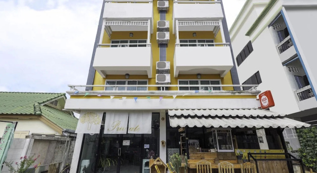 OYO 983 The Private Hotel