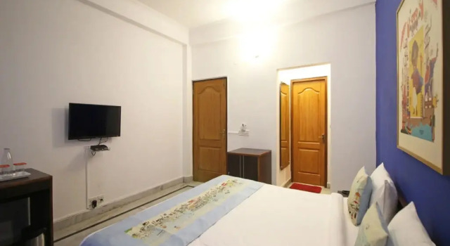 OYO Flagship 592 Hauz Khas Village, Забронировать Отель Отели Нью-Дели с завтраком, Завтраки