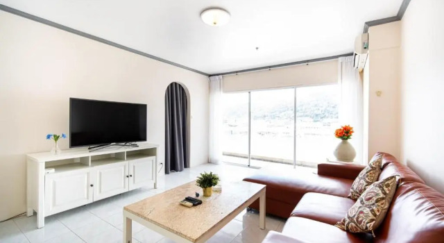 Апартаменты с видом на горы PATONG TOWER Royal Apartment