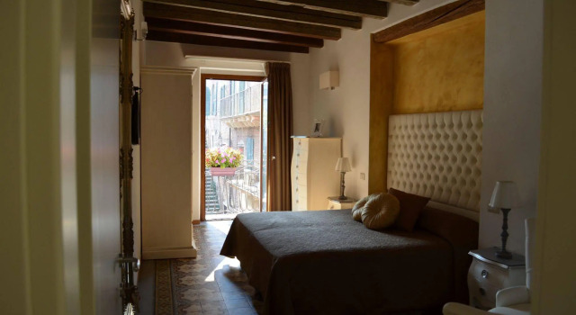 Anastasia Suite b&b, Забронировать Отель Отели Вероны с парковкой, рядом с Филармонический театр Вероны, Парковка
