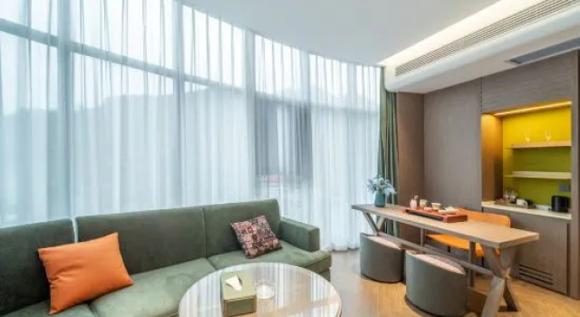 Люкс Business Golden Emperor International Hotel