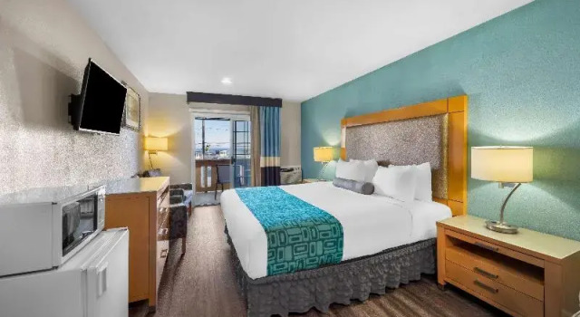 Двухместный номер Standard с балконом Howard Johnson by Wyndham Santa Cruz