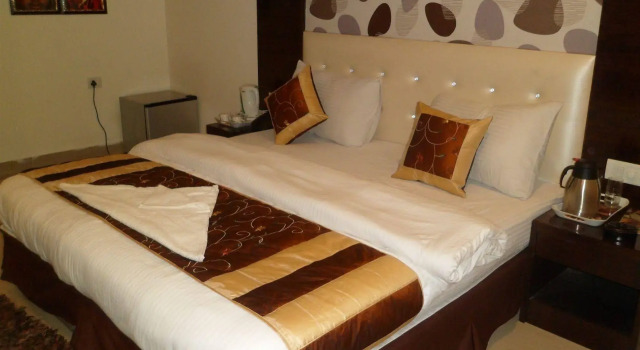 Hotel Arjun (New Delhi), Забронировать Отель Отели Дели 3 звезды, 3*