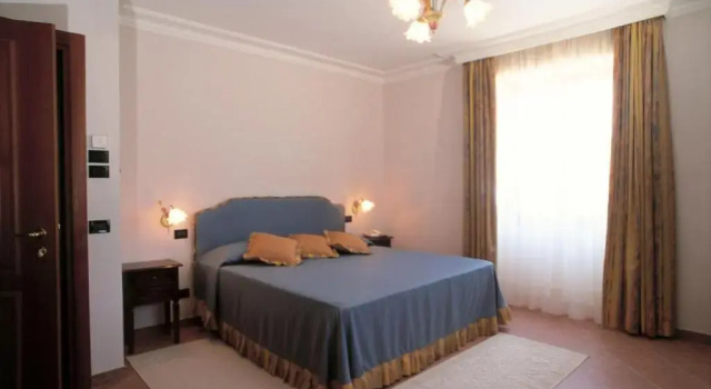 Hotel La Palazzina, Buchen Sie Hotel Castelnuovo Cilento Cilento