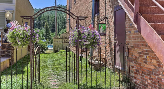 Апартаменты c 1 комнатой Walk to Dining, Breweries & Shops! Dtwn Custer Apt