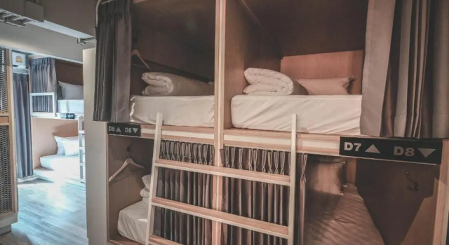 Кровать в общем номере (женский номер) Stay Thapae Hostel