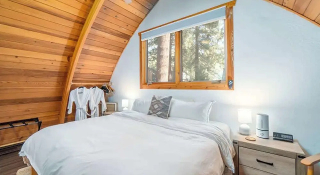 The Canoe Cabin