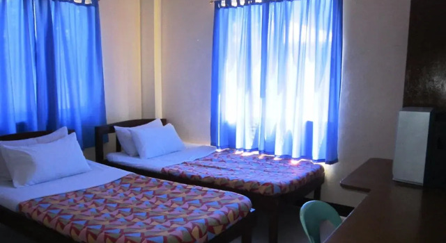 Liraz Ville Pension House, Prenota Hotel Balabag Filippine