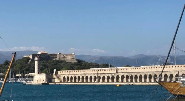 Апартаменты Vieil Antibes, Ravissant 2p Avec Petite Terrasse