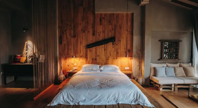 Standard Zimmer Hide and see